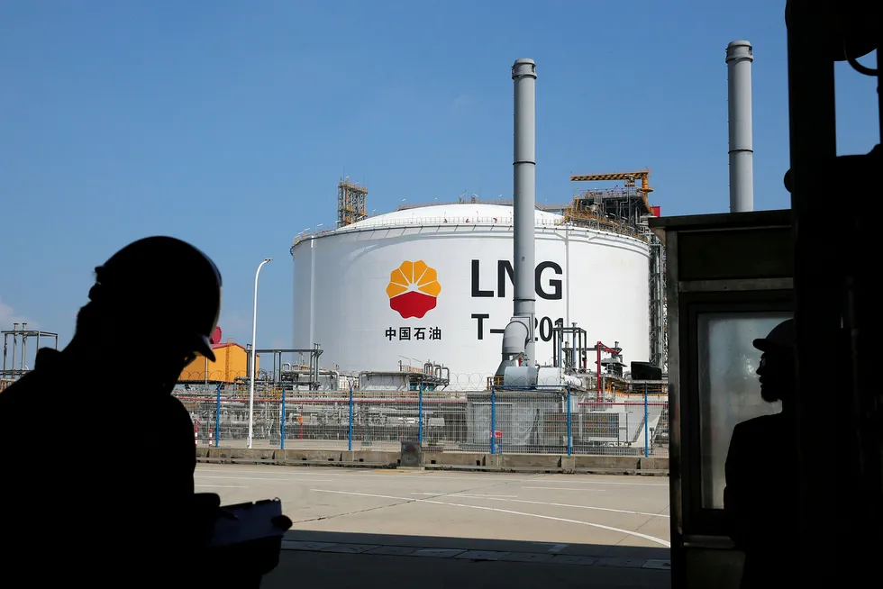 Spending drive: in China on gas storage and transportation