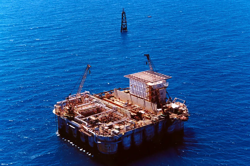 New deal: the PUB-3 production platform on the Ubarana shallow-water field