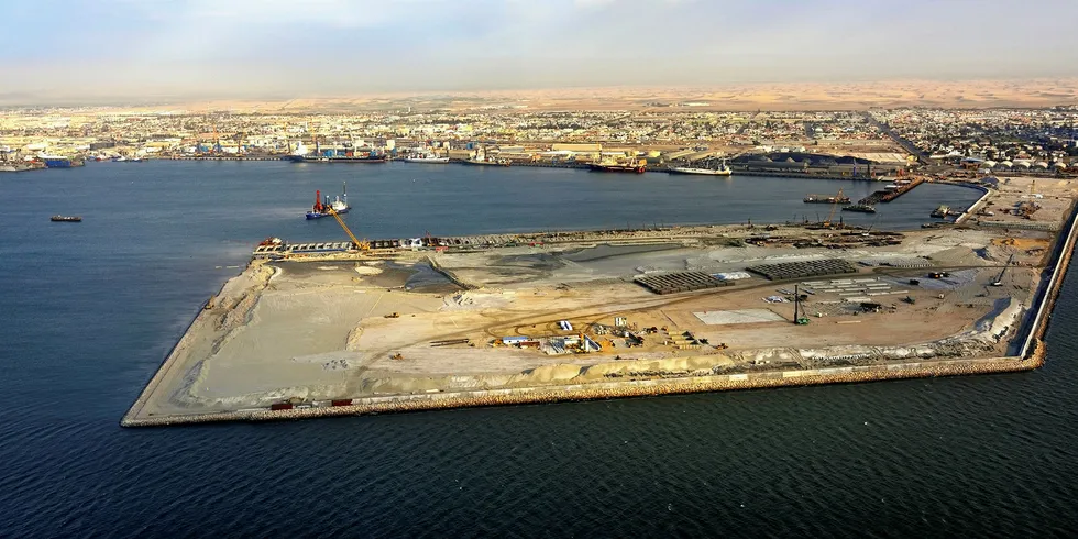 The acting fisheries minister met with the former fishermen at Walvis Bay.