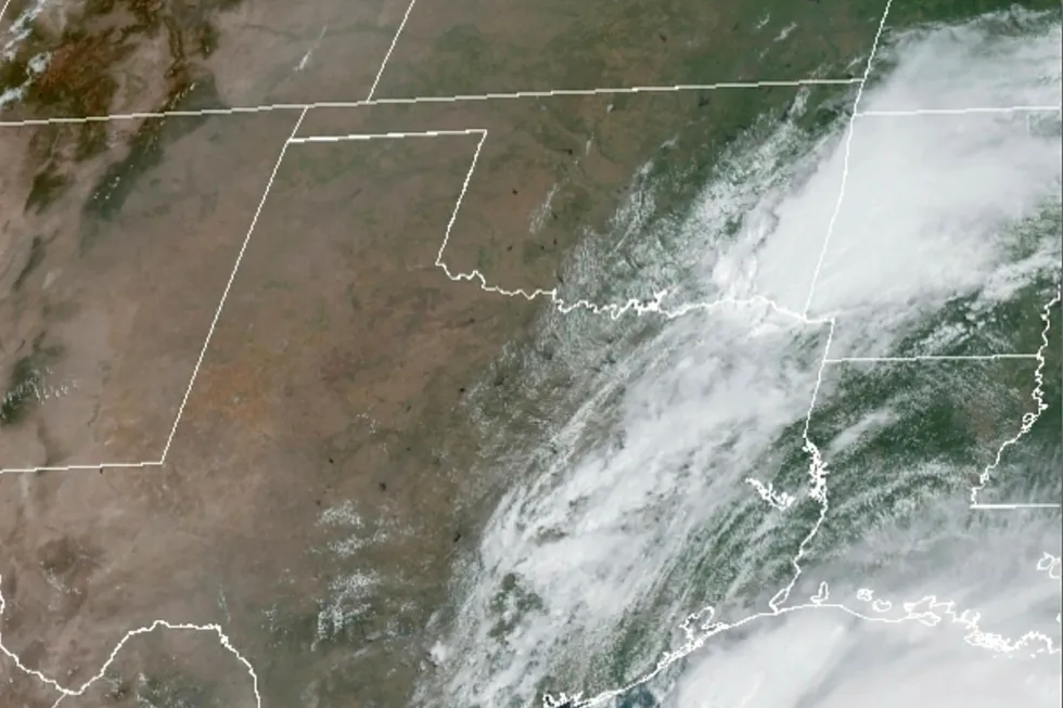 Hurricane Laura: approaching the Texas-Louisiana border