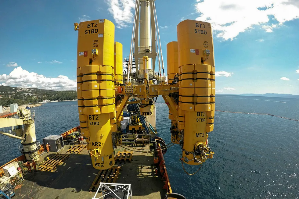 Centrepiece: the 250-tonne carrier for Saipem's OIE system