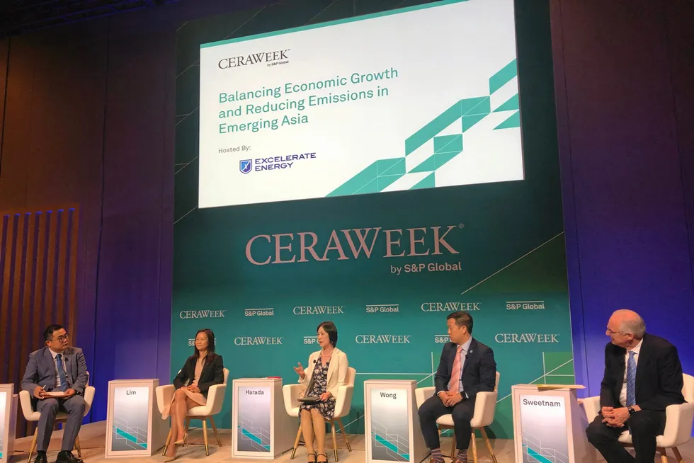 Connection: Asia needs to closer collaboration for green power transmission.
