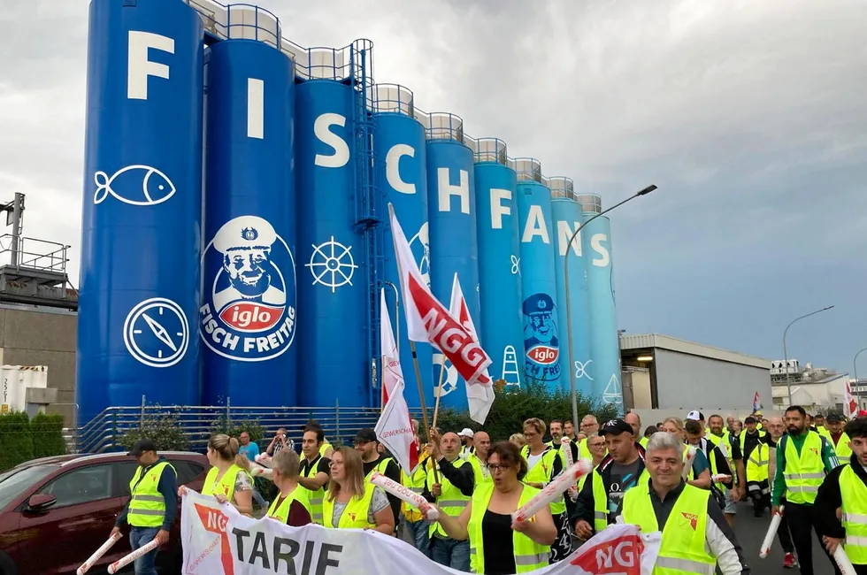 Iglo workers strike in Bremerhaven.
