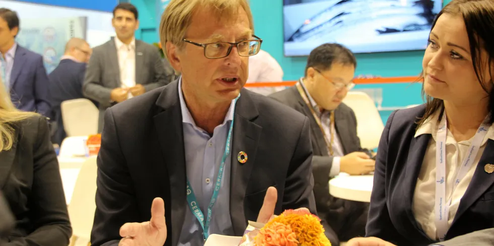Cermaq CEO Geir Molvik, together with Veronica Isabel Pedersen, former state secretary with the Norwegian Fisheries Directorate. The salmon farming industry showed its adaptability in 2020, but has to be prepared for future changes.