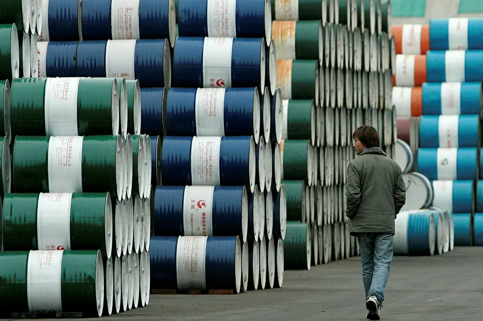 Supply glut weights: on global oil prices