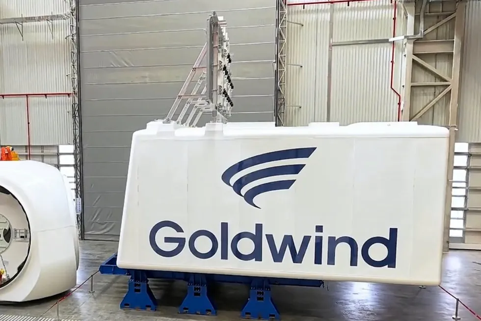 A picture released of the new machine, which is reported to be one of Goldwind's new GWH300-20(25)MW model.