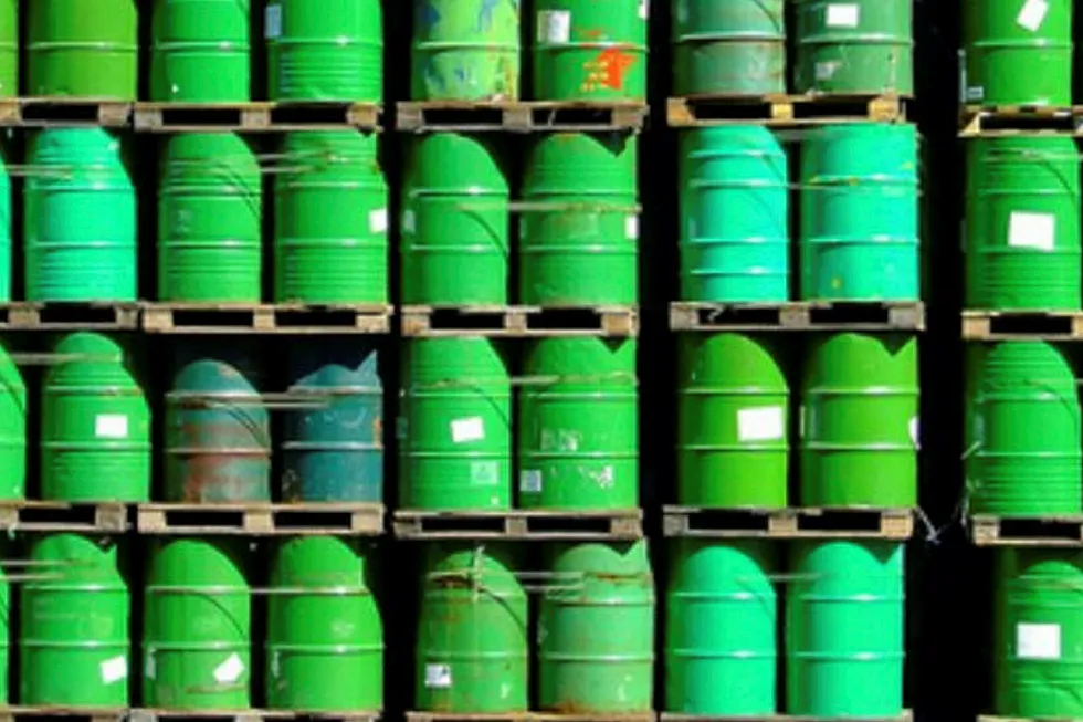 Oil prices fall on weak global economic data
