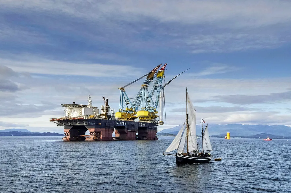 Saipem 7000 lifts Statoil's Hywind turbines on to its spar foundation Photo: ORJAN RICHARDSSEN