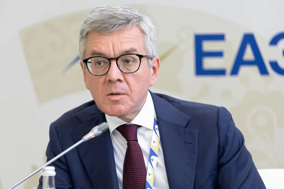 "Neither China nor India have yet created a 'green corridor' for Russian fish products," said German Zverev, president of the All-Russian Fishery Association (VARPE).