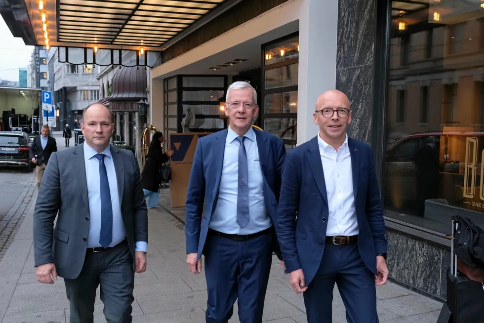 Bakkafrost CFO Hogni Dahl Jakobsen, CEO Regin Jacobsen and Chairman Runi M. Hansen.