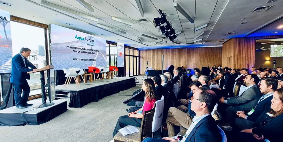 Details of plans for a new aquaculture law including the withdrawal of salmon companies for national parks were discussed at a seminar this week.