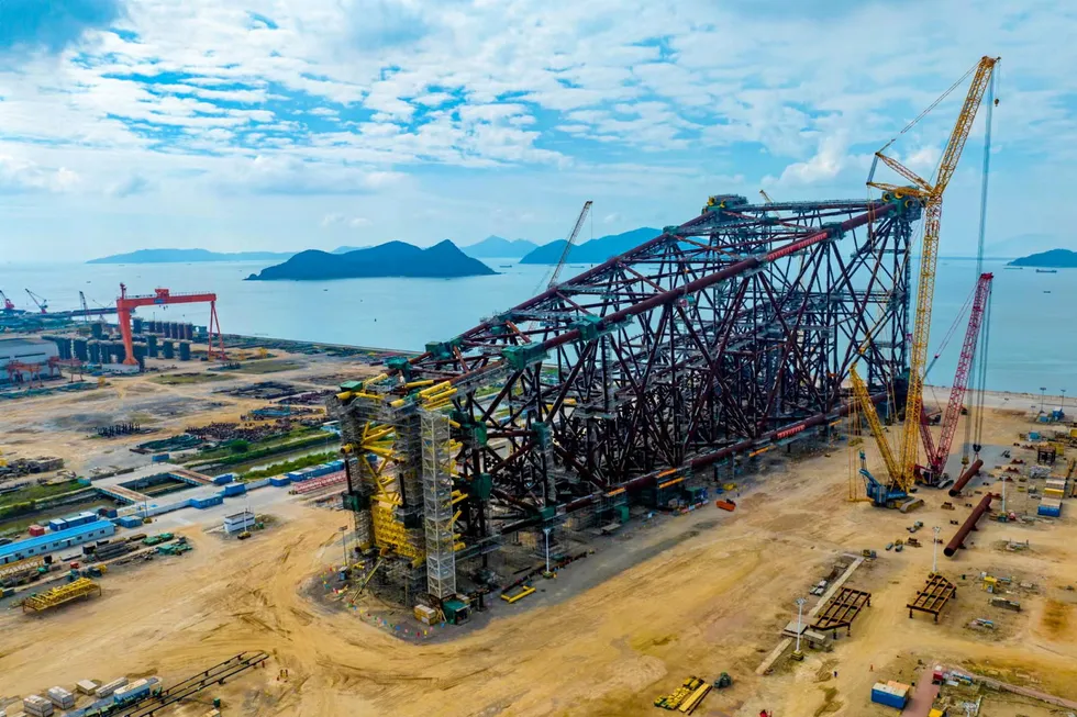 Loadout operation: the Liuhua 11-1 jacket at the COOEC-Fluor yard in Zhuhai, China.