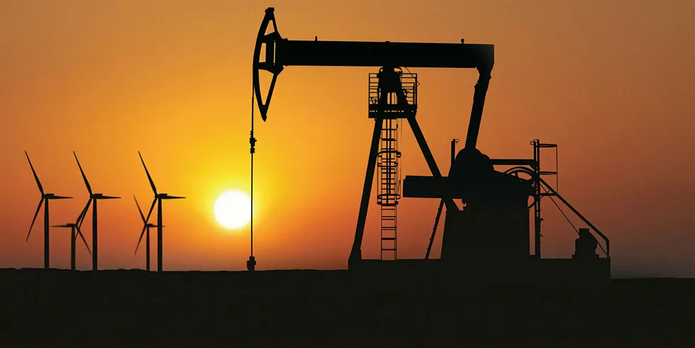 US companies are slow to make wind and solar investments.