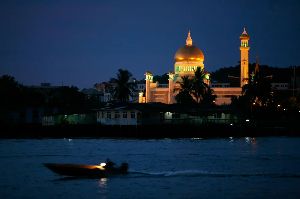 The Sultan Omar Ali Saifuddien mosque in Bandar Seri Begawan, Brunei.