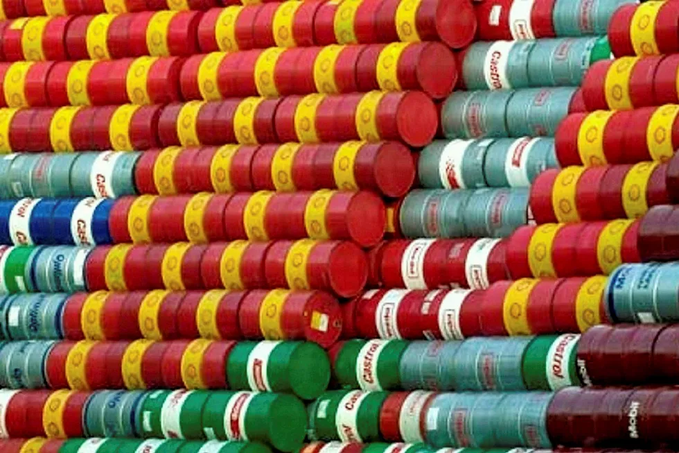 Oversupply: global data suggest more barrels in market