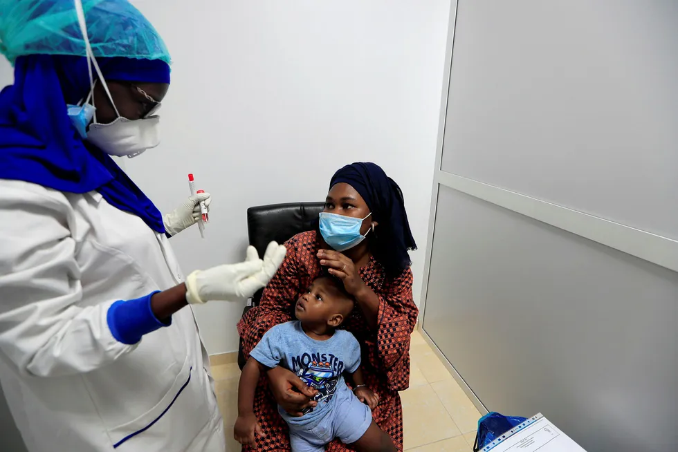 Health measures: taking the Covid 19 test in Senegal