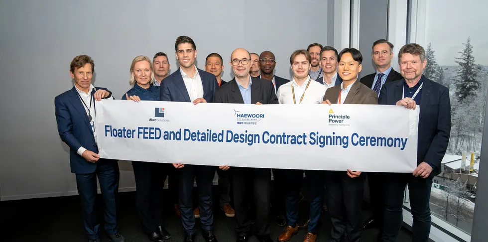 Haewoori, Principle Power and Aker Solutions celebrate signing a FEED contract in South Korea.