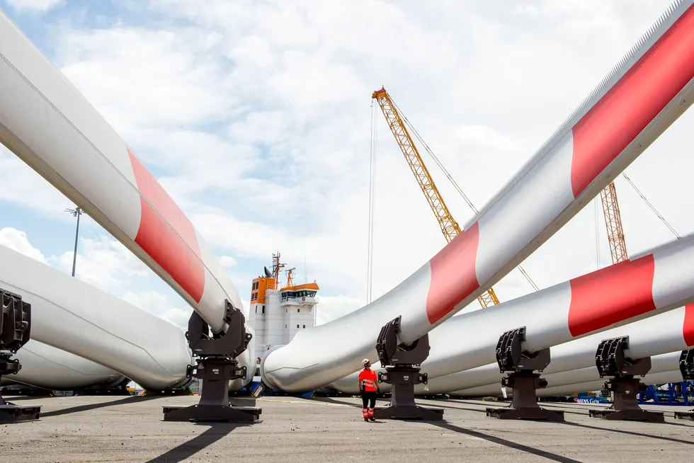Siemens Gamesa blades during transport.