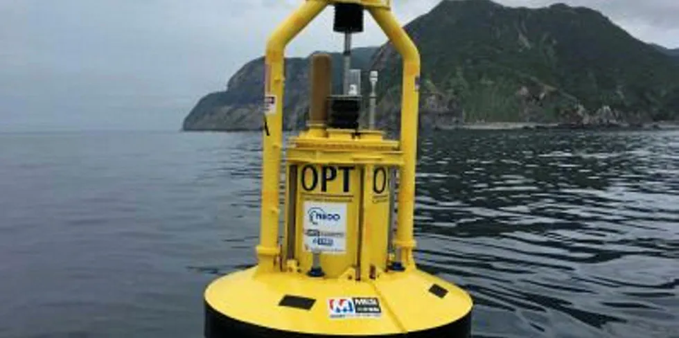 Ocean Power Technologies' PB3 wave-power devicee off Kozu Island, Japan |