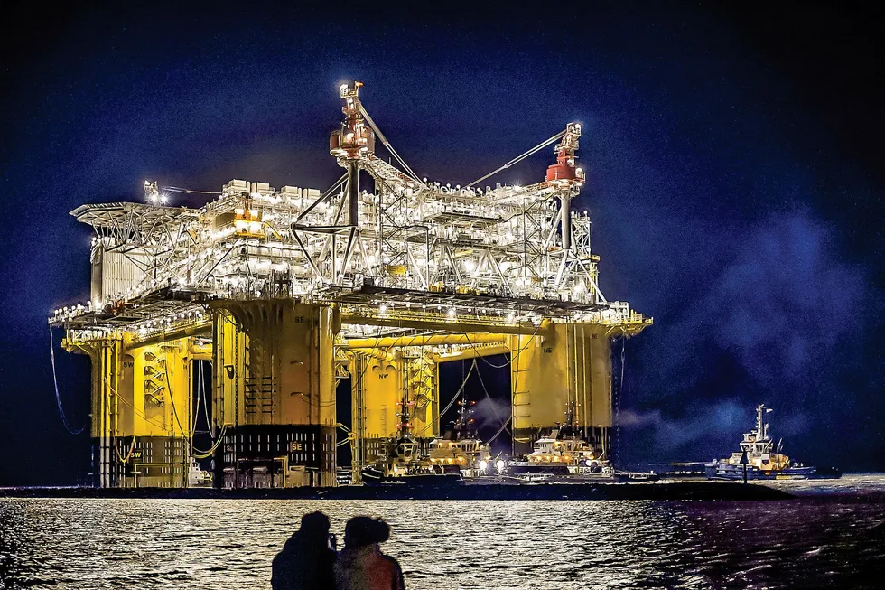 Installation: the Appomattox platform sails away from Ingleside, Texas.
