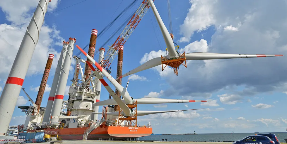 Rotor stars loaded on to the Fred Olsen Windcarrier Brave Tern