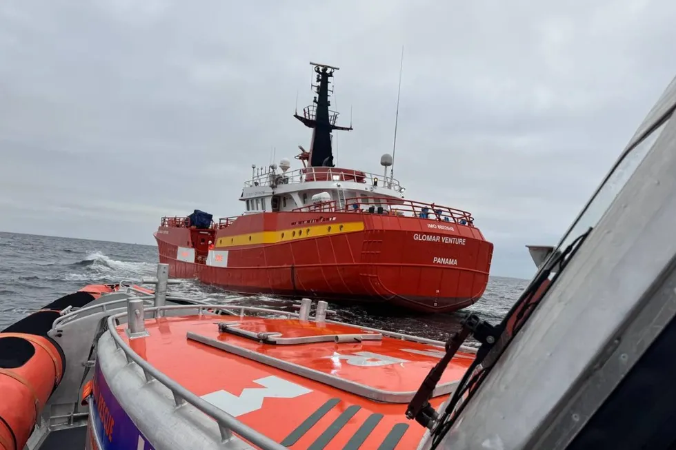 A picture of a lifeboat pulling up alongside the Glomar Venture after the incident.