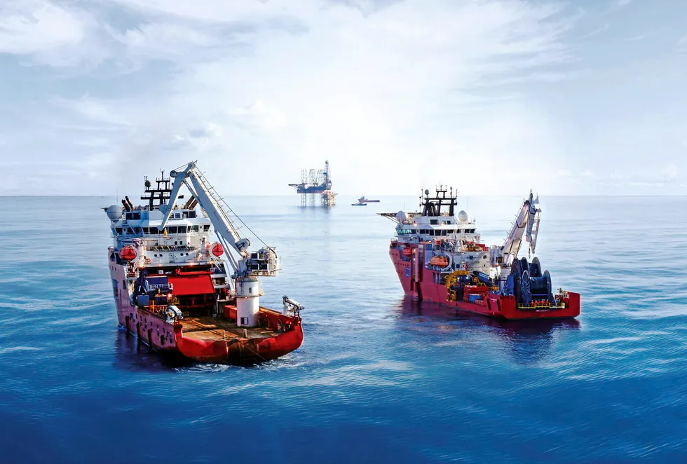 In operation: the vessels Skandi Singapore and Skandi Hercules