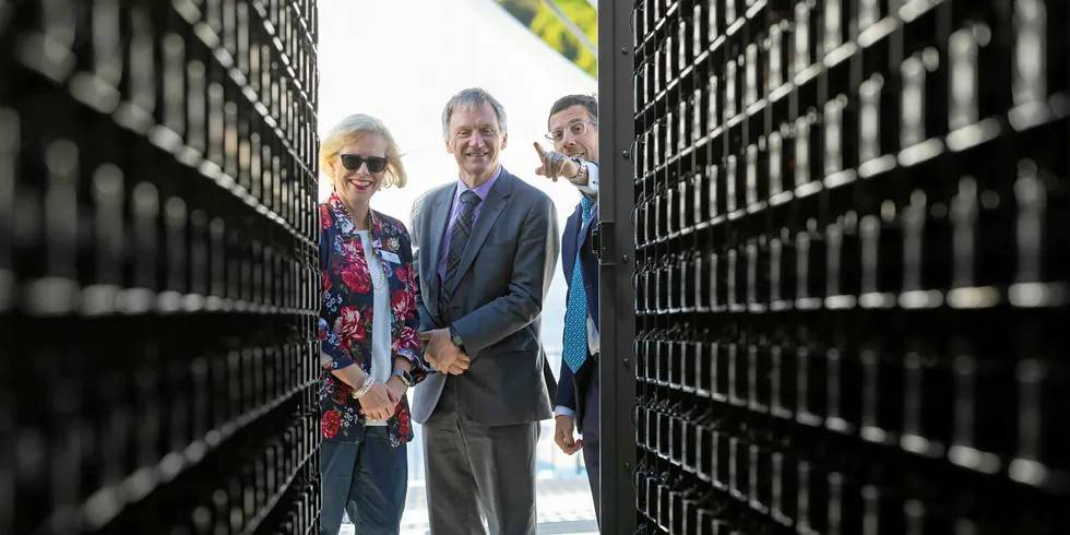 H elen Mahy CBE, chairman of TRIG and Gavin McAlpine, Executive Chairman of RES show Scotland’s Minister for Trade, Investment and Innovation, Ivan McKee, centre, around the Broxburn Energy Storage facility