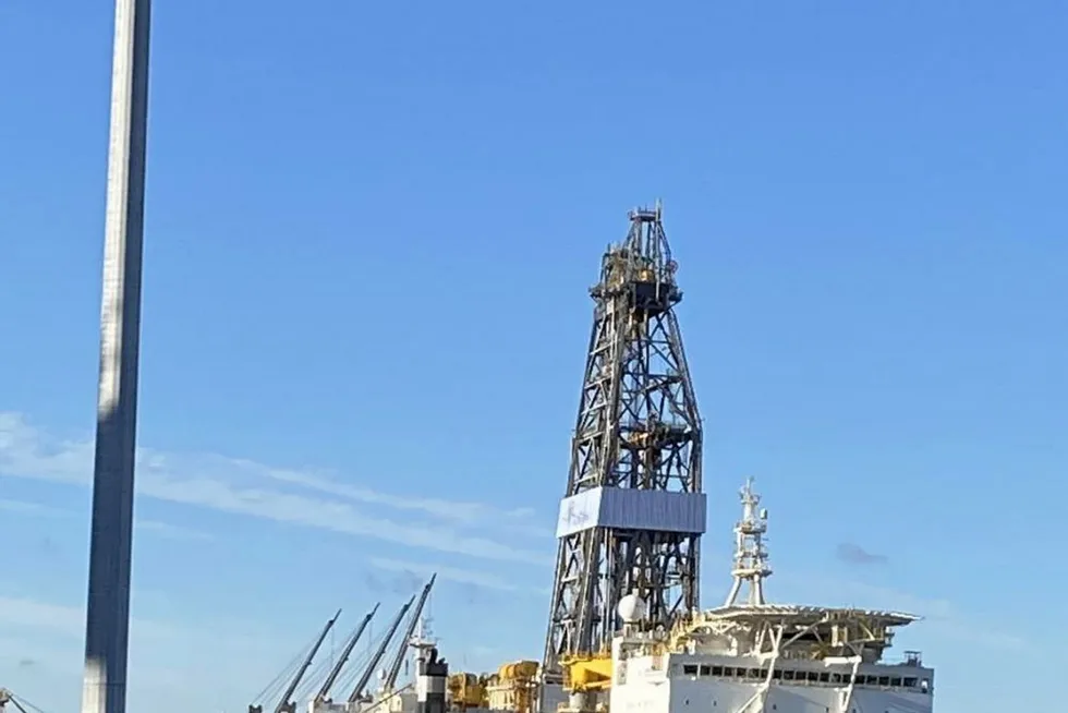 Collision: the Valaris drillship DS-16 in Pascagoula, Mississippi, US