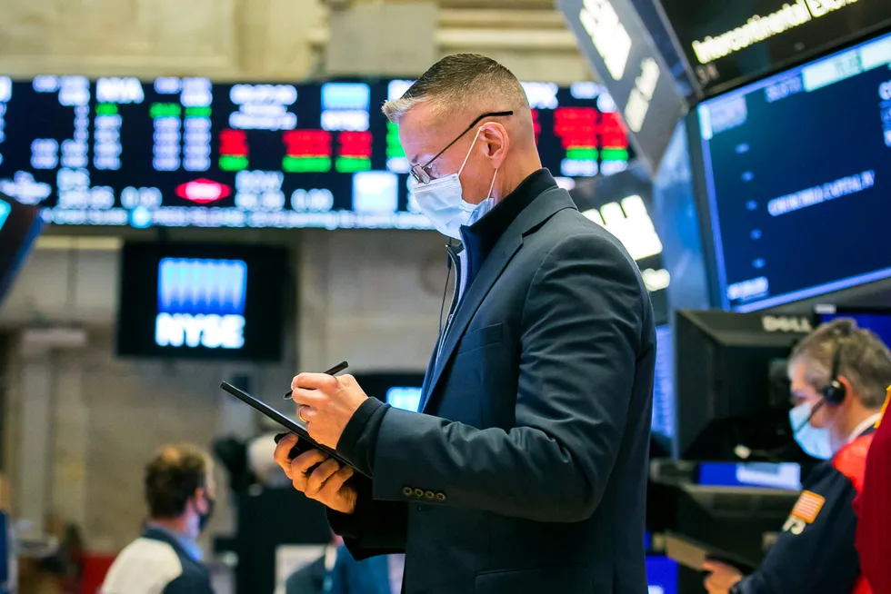 Market's up: oil rose nearly 4% today