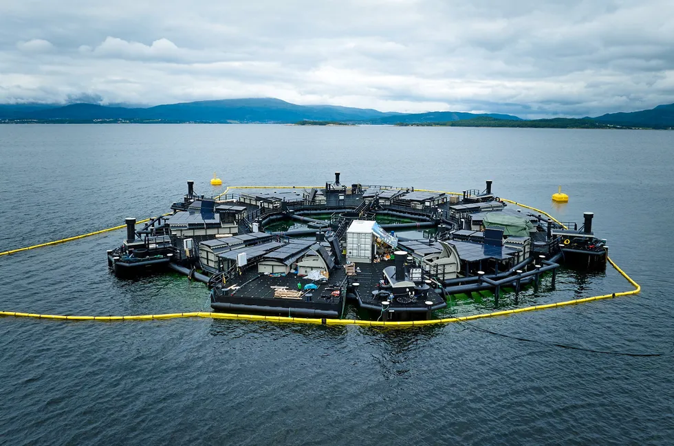 Marine Donut is made of hard plastic and operated by Salmar. This is an example of new production technology being utilized.
