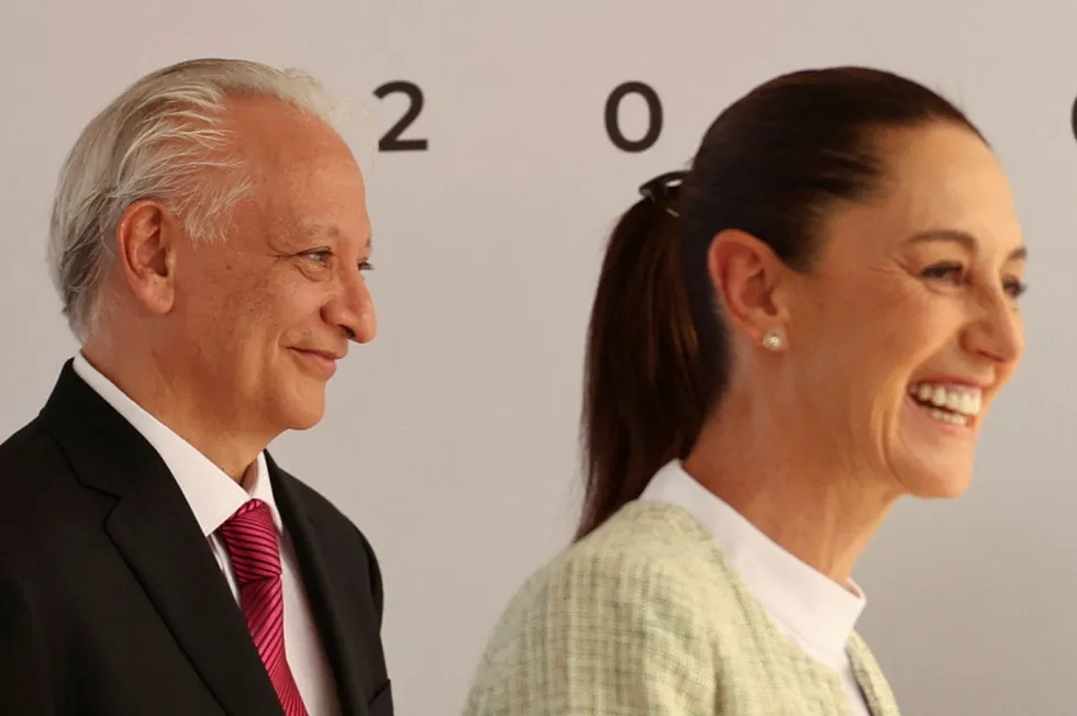 Mexico's President Claudia Sheinbaum (right) and Victor Rodriguez, chief executive of Pemex (left)