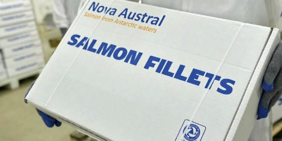 Nova Austral salmon box.