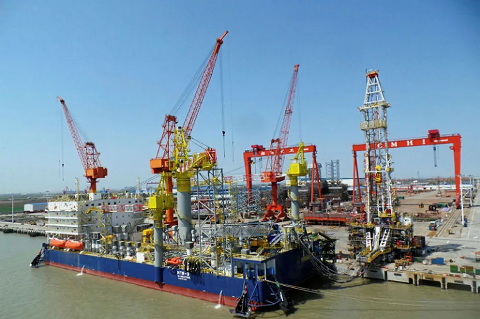 MoU: the tender assist barge 151-1
