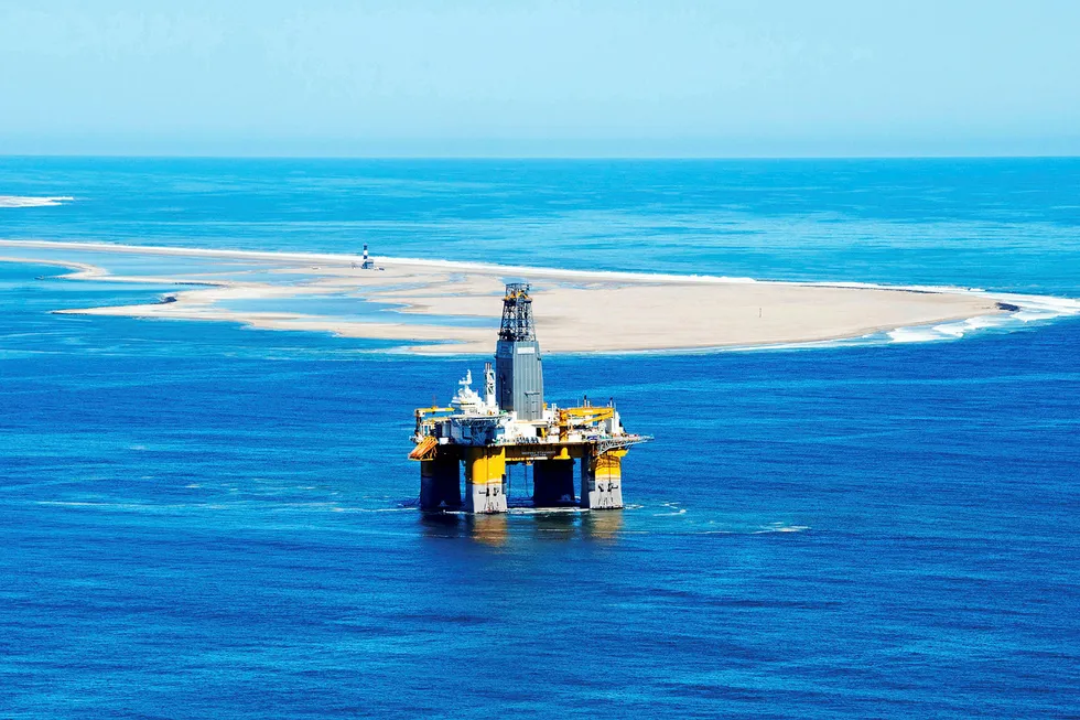 Re-entry well: the harsh-environment semi-submersible Deepsea Stavanger