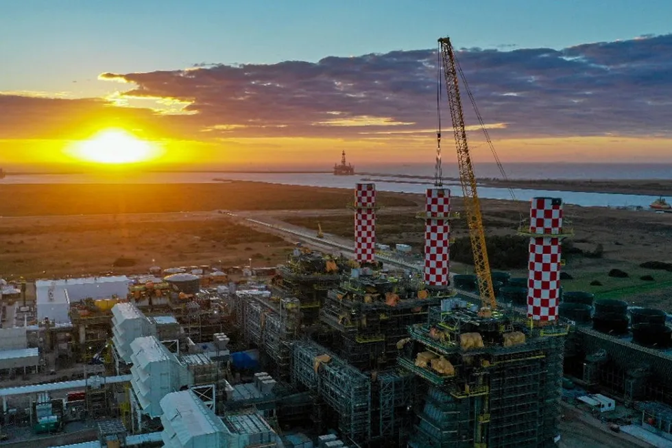 Power: the GNA 1 thermoelectric power plant, receiving regasified LNG at Acu Port