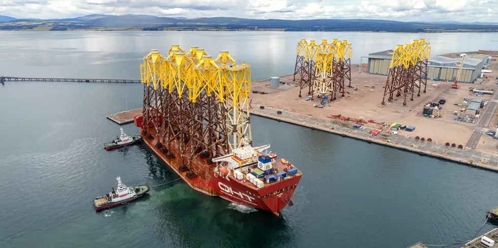 OHT Hawk arrives on the Cromarty Firth carrying wind turbine jackets for Moray East