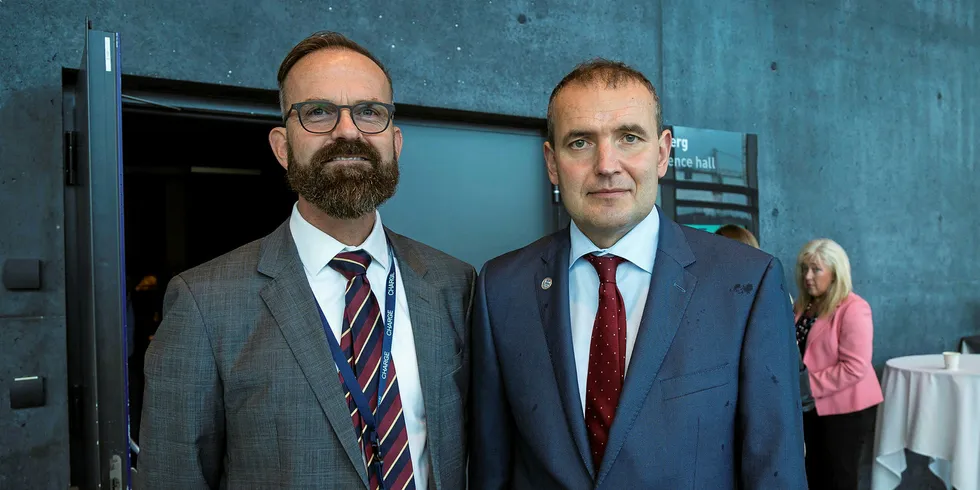 Fridrik Larsen (left) with Gudni Th. Johannesson, President of Iceland