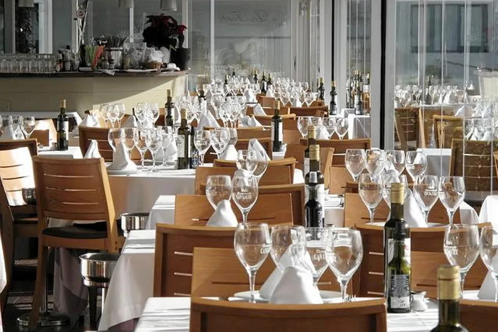 Fast casual and white tablecloth restaurants have been hardest hit.
