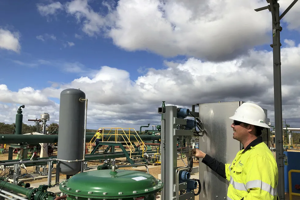 Fossil-fuel worker: growth is expected for energy transition jobs