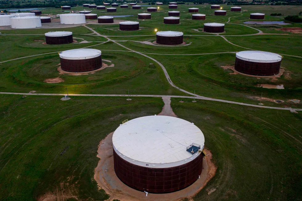 Fewer freezes: NOAA report for warm US winter weighs on oil price