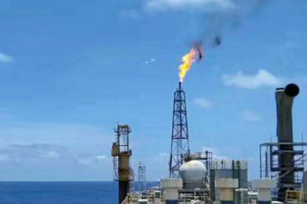 HYSY 116: floater working at the Wenchang oil complex in the South China Sea