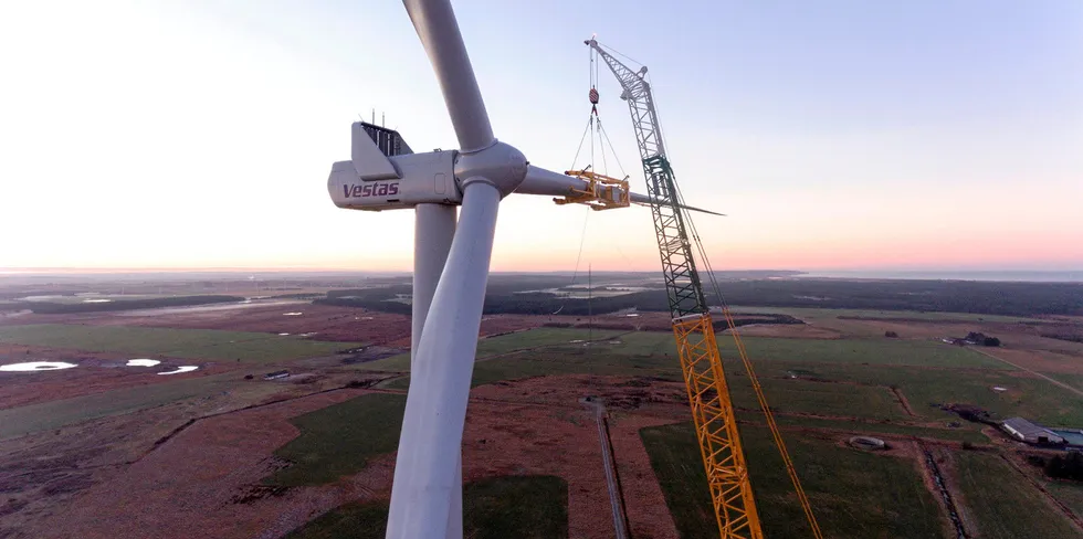 Blade installation at the first Vestas V136