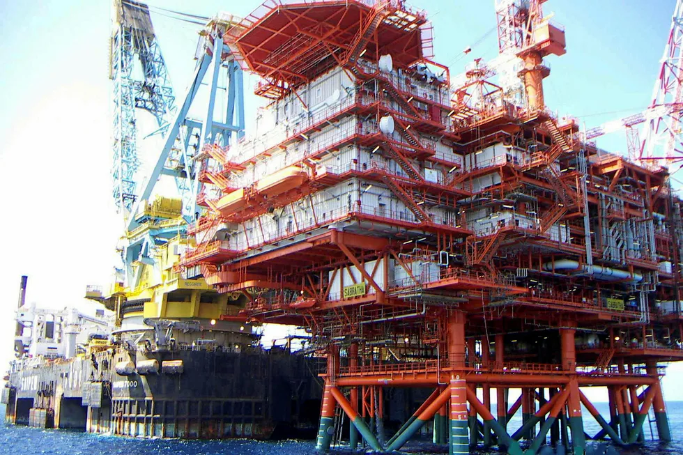 Libya War: Sabratha platform in Libya’s NC-41 field, with crane barge Saipem 7000 in the background.
