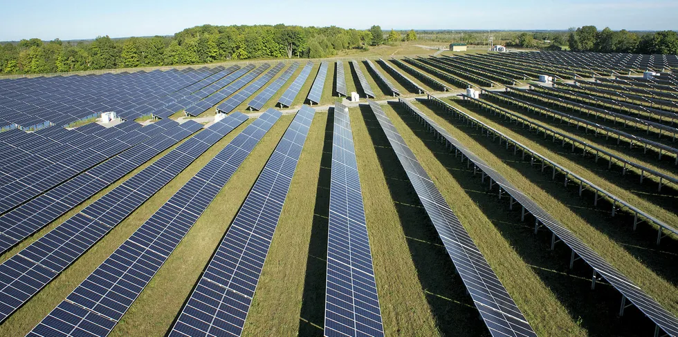 The project will see 350MW of PV deployed.