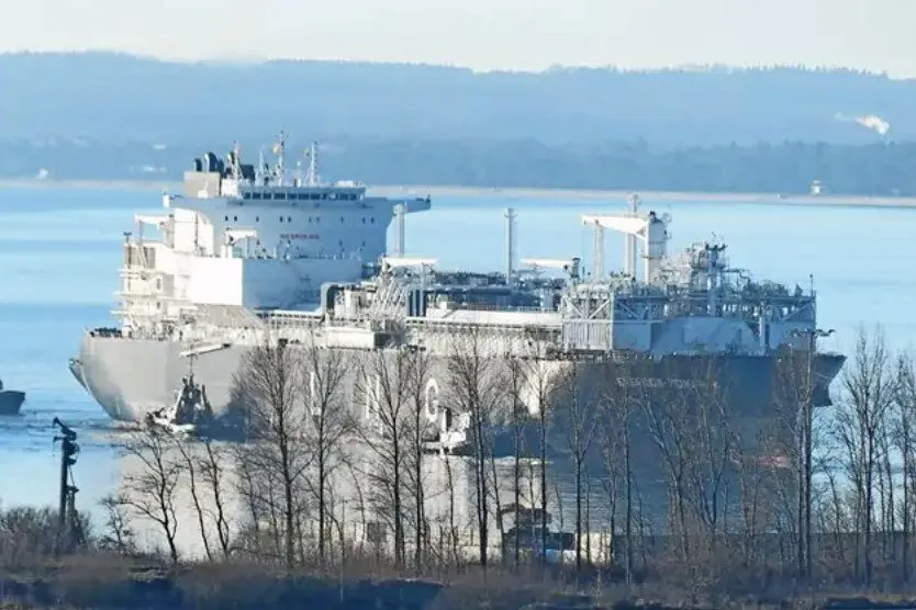 The Energos Power FSRU arrived on site in February 2024.