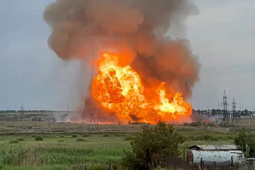 Amateur video shows the Peschany Umet–Storozhevka gas pipeline in flames 15 June, 2024.