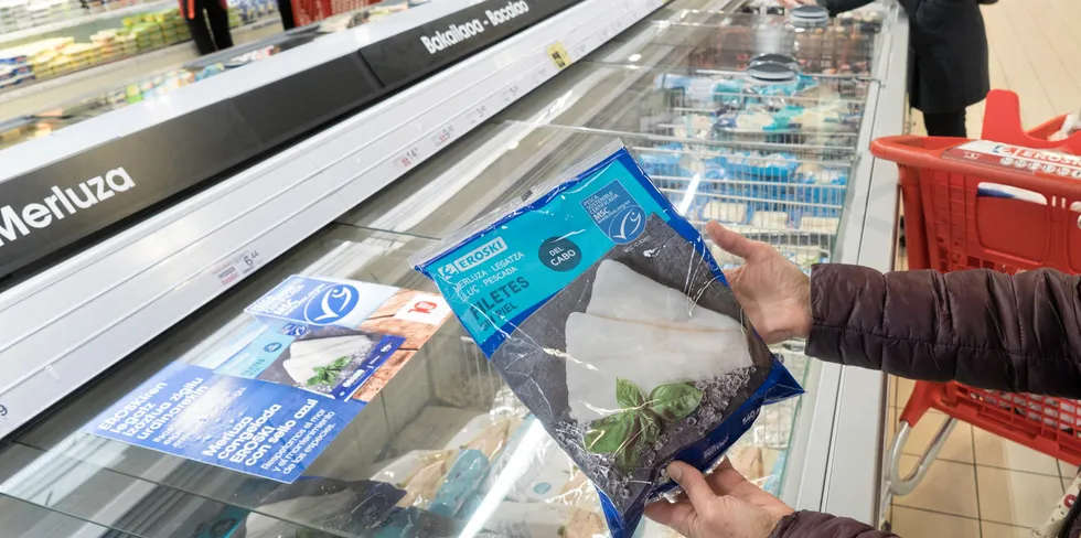 The sector's complaints are based on two specific examples, hake and canned tuna.