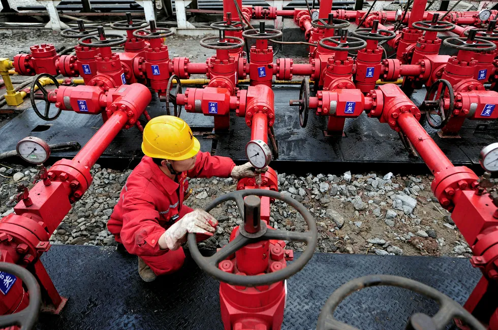 Q1 loss: for Sinopec