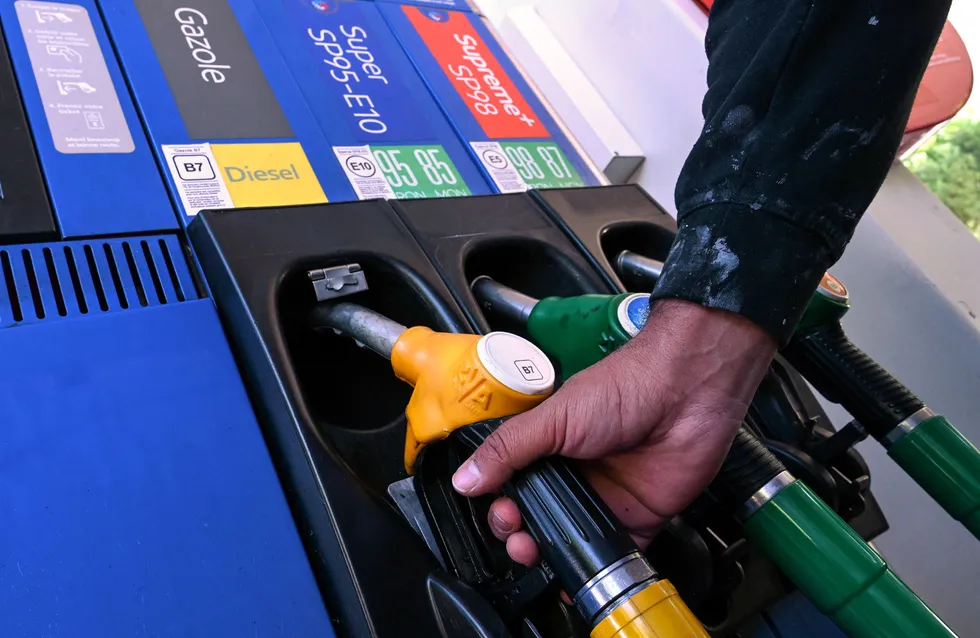 'Indian summer': US inventories low, gasoline demand high